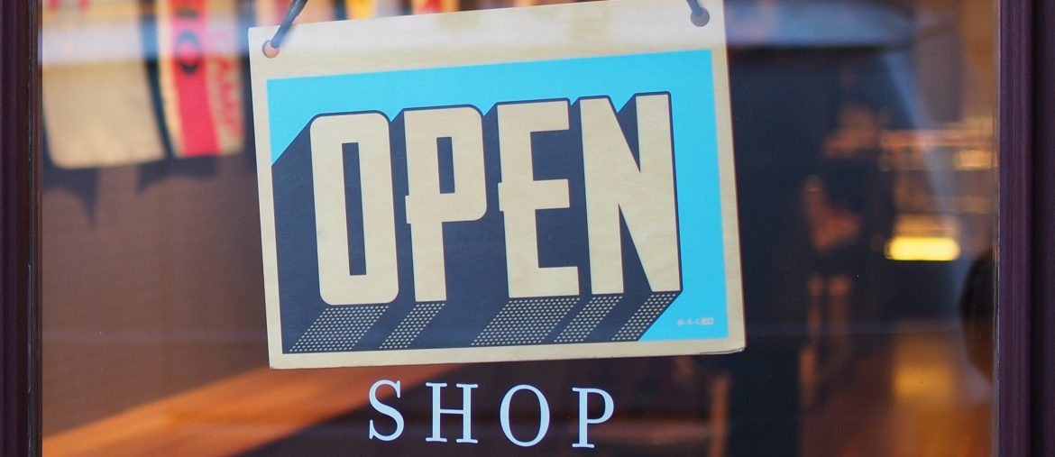 What legal formalities must be accomplished to open a temporary or ‘pop-up’ store?